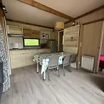 مكان تخييم Camping Deva *